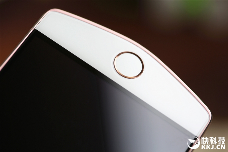 前置2100万美颜效果如何？美图M6评测