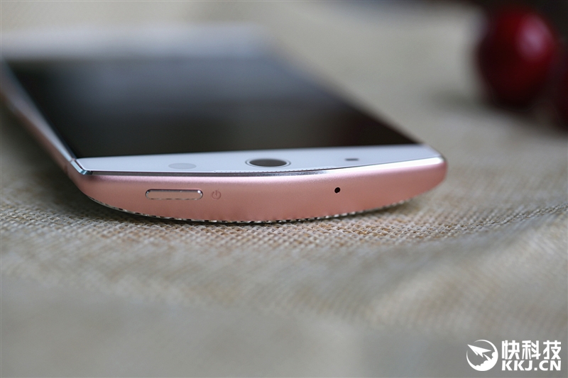 前置2100万美颜效果如何？美图M6评测