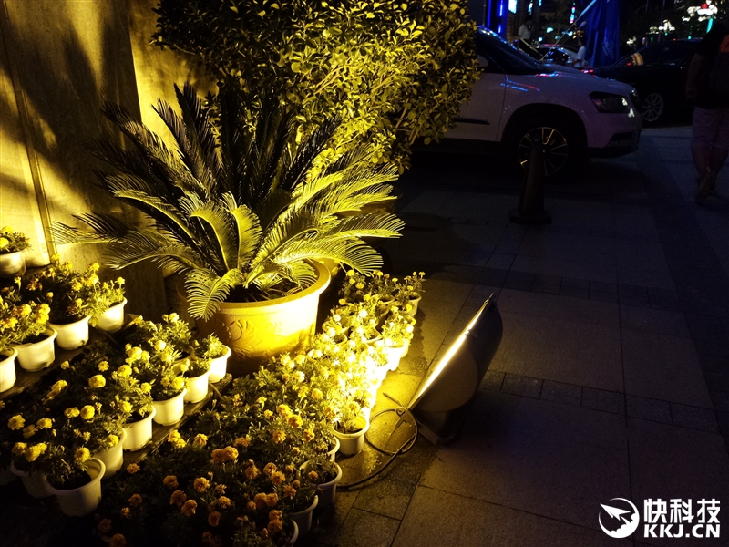 前置2100万美颜效果如何？美图M6评测