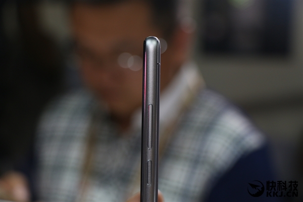 2499元！nubia新旗舰Z11现场上手图赏：无边框超帅