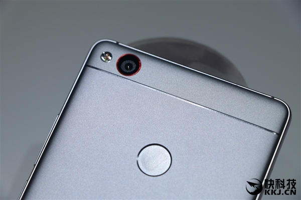 2499元！nubia新旗舰Z11现场上手图赏：无边框超帅