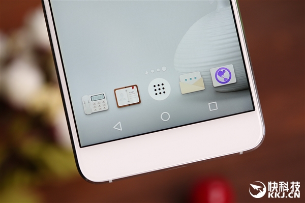 1993元！TCL 750正式发布：主打文艺气质