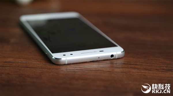 1993元！TCL 750正式发布：主打文艺气质