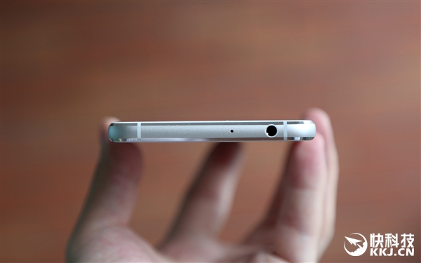 1993元！TCL 750正式发布：主打文艺气质