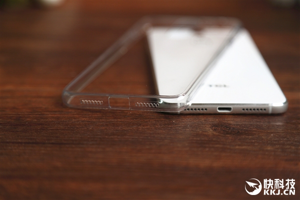 1993元！TCL 750正式发布：主打文艺气质