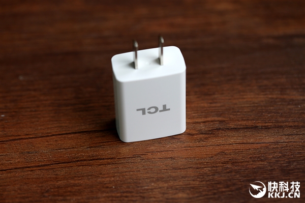 1993元！TCL 750正式发布：主打文艺气质