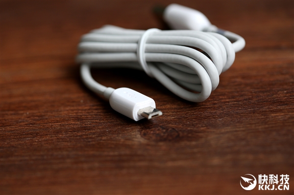 1993元！TCL 750正式发布：主打文艺气质