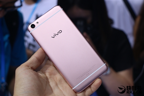 vivo X7/X7 Plus现场上手图赏：颜值爆表/前置指纹