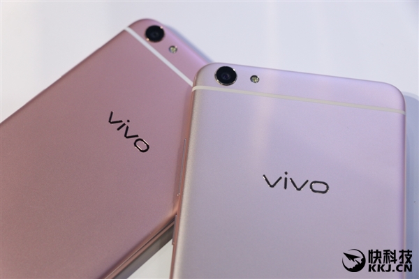 vivo X7/X7 Plus现场上手图赏：颜值爆表/前置指纹