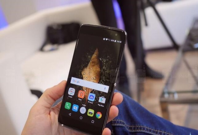 未配全键盘 黑莓安卓系统新机NEON曝光 