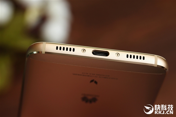 2399元！华为麦芒5首发开箱：手感犹如鹅卵石