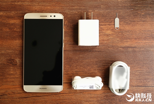 2399元！华为麦芒5首发开箱：手感犹如鹅卵石