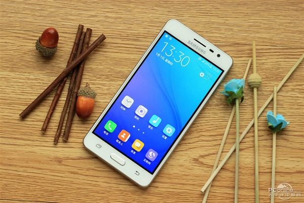 799元！三星中国首发新机J3 Pro图赏：后壳塑料玩绝