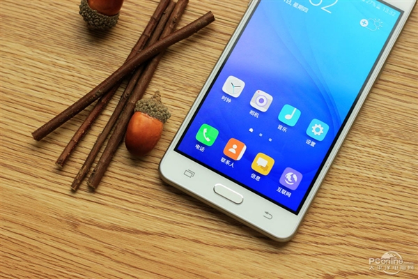 799元！三星中国首发新机J3 Pro图赏：后壳塑料玩绝