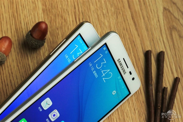 799元！三星中国首发新机J3 Pro图赏：后壳塑料玩绝