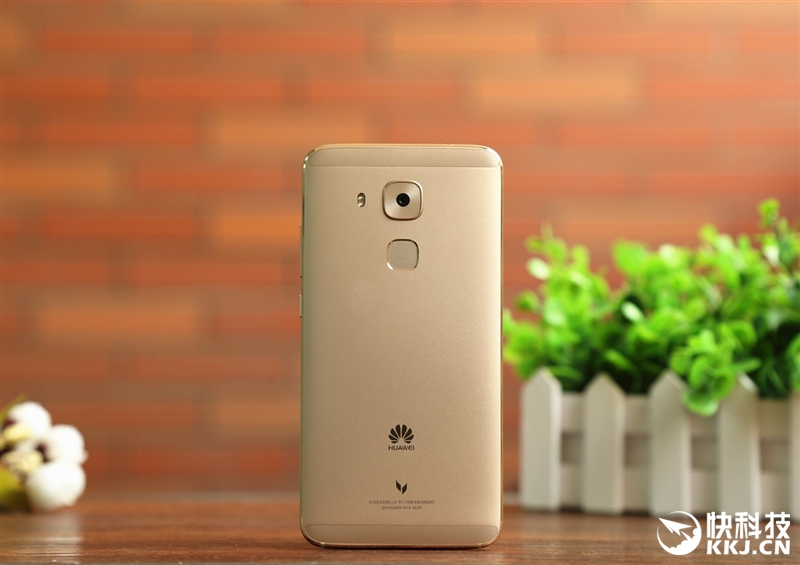 2399元超越电信机！华为麦芒5首发评测