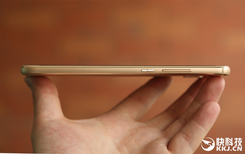 2399元超越电信机！华为麦芒5首发评测