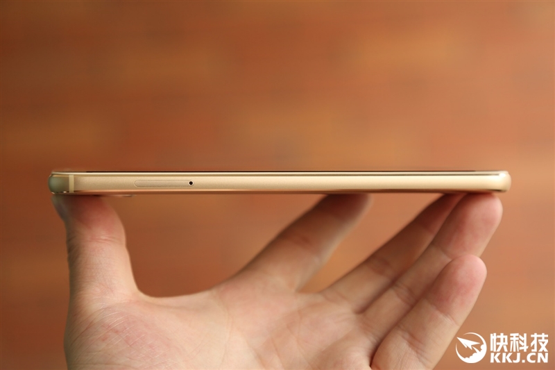 2399元超越电信机！华为麦芒5首发评测