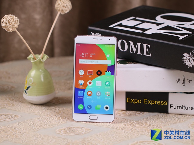 手机热销不看价 千元or旗舰你选哪个？ 