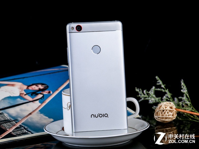 手机热销不看价 千元or旗舰你选哪个？ 