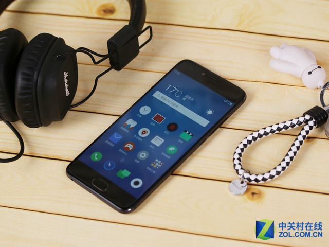 手机热销不看价 千元or旗舰你选哪个？ 