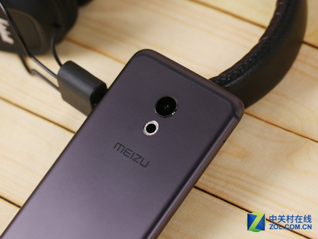 手机热销不看价 千元or旗舰你选哪个？ 