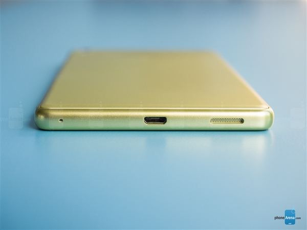 窄边教科书！索尼6寸Xperia XA Ultra美国开卖：2500元