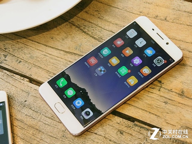 夏季美出新高度 最具颜值女性手机推荐  