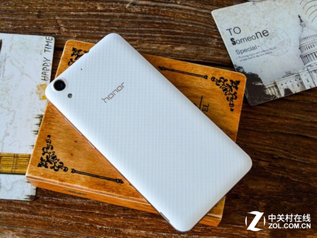 极具性价比 裤腰带紧不妨看看这些手机 