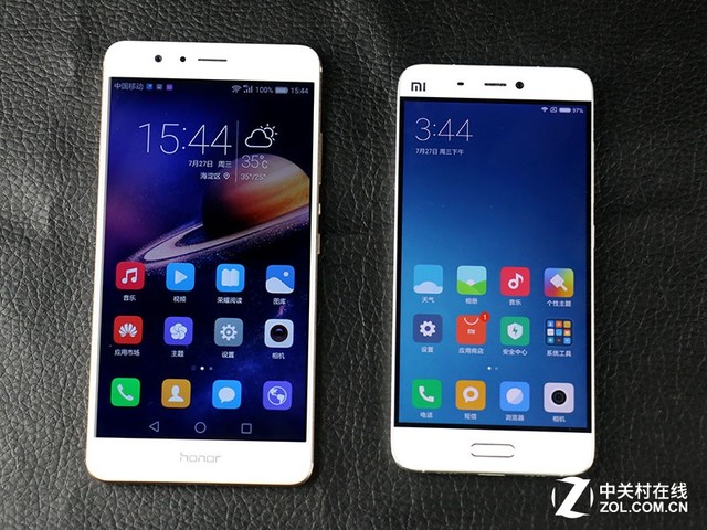 尖Phone对决:双摄荣耀V8对比小米手机5 