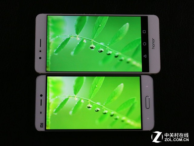 尖Phone对决:双摄荣耀V8对比小米手机5 