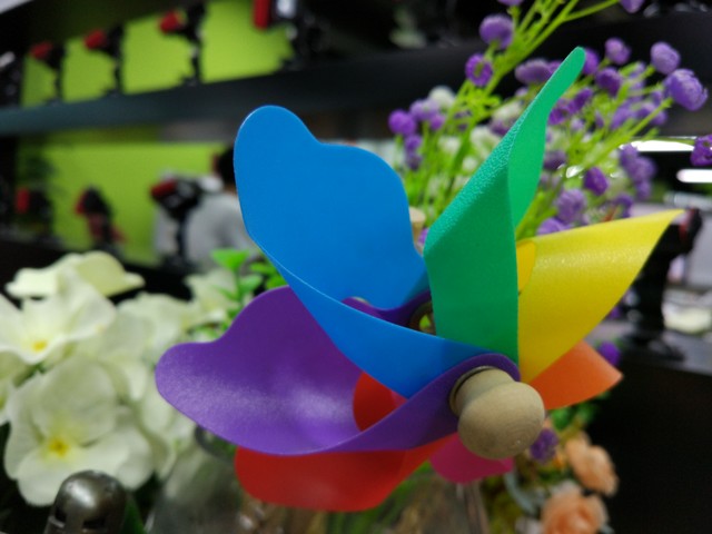 尖Phone对决:双摄荣耀V8对比小米手机5 