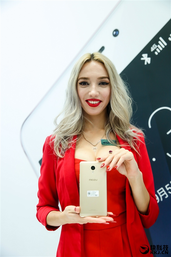 东西方美女斗艳：魅蓝Max发布会的妹纸们