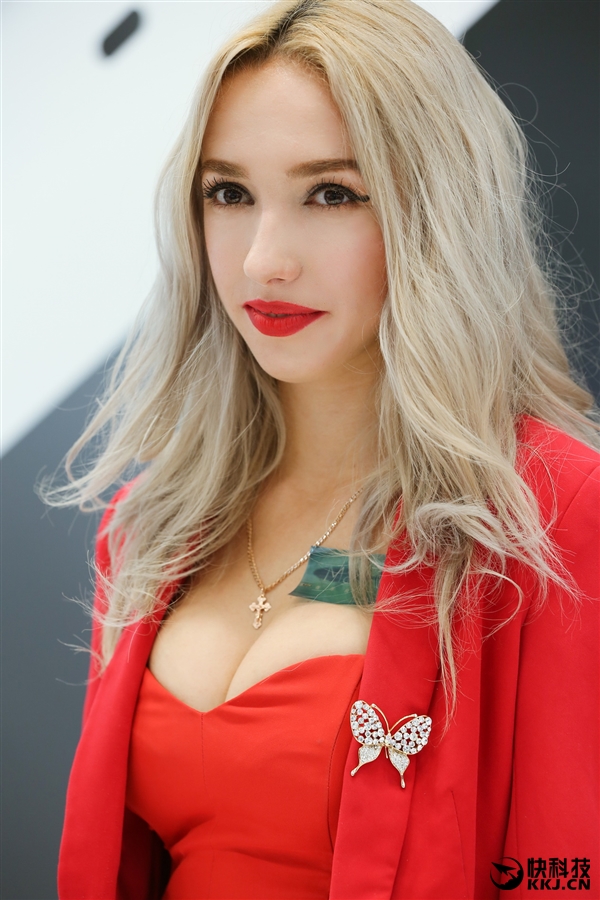 东西方美女斗艳：魅蓝Max发布会的妹纸们