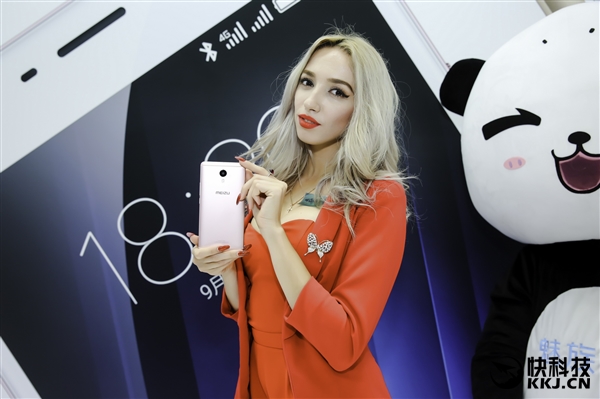 东西方美女斗艳：魅蓝Max发布会的妹纸们