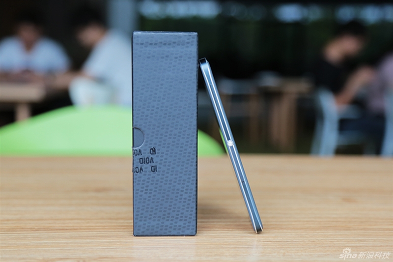 黑莓DTEK50图评：向全键盘、BB10系统做最后告别！