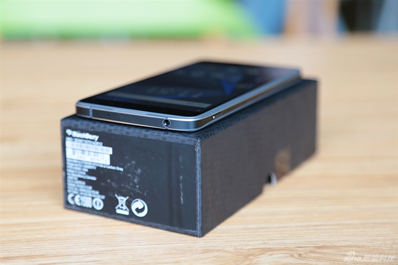 黑莓DTEK50图评：向全键盘、BB10系统做最后告别！