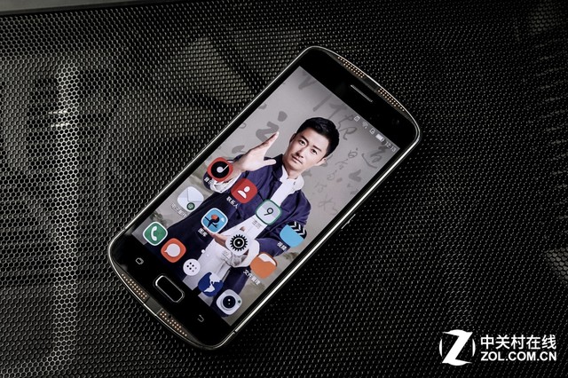 用双摄去记录世界 AGM X1旅行手机评测 