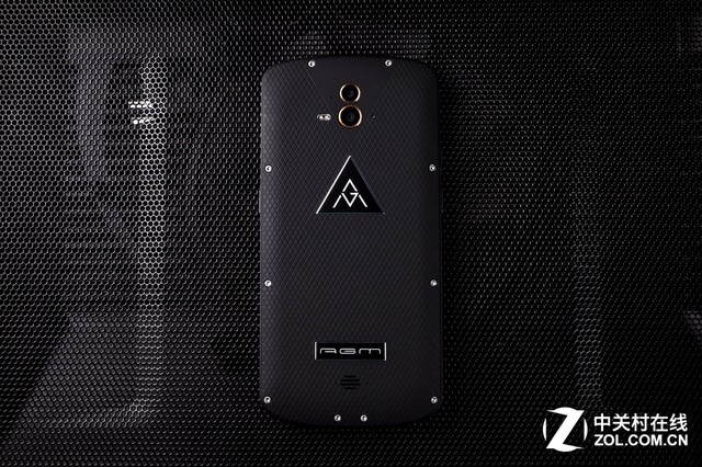 用双摄去记录世界 AGM X1旅行手机评测 