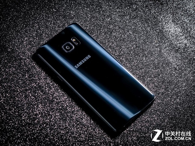 夏天悄悄过去留下小秘密 8月新机回顾 