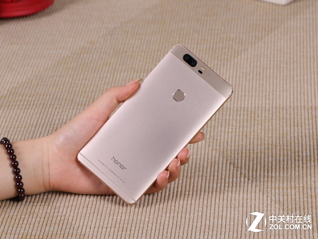 预算只需2500元 市售热门手机任你挑 