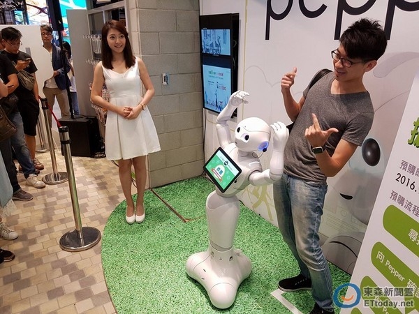 台湾果粉排队抢iPhone 7：只要亮黑色