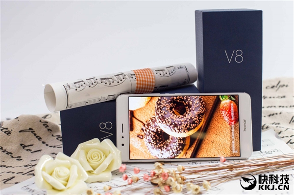 2799元！荣耀V8新增陶瓷白：2K＋双摄