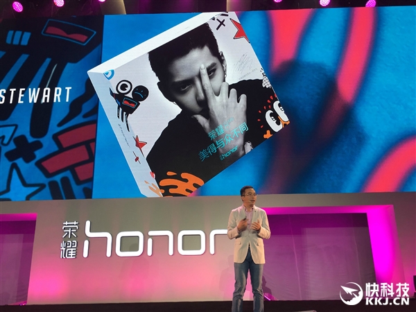 2999元！荣耀8吴亦凡定制版发布：粉丝尖叫