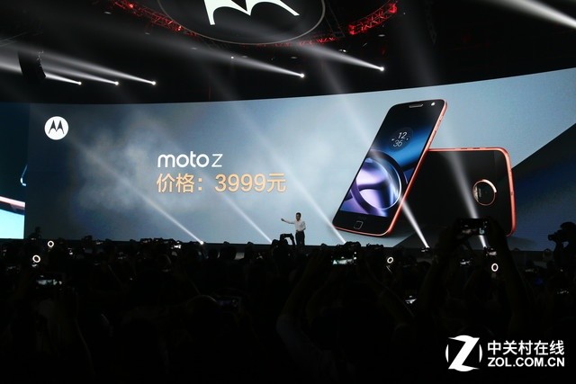旗舰配置3299起 Moto Z/Z Play北京发布 