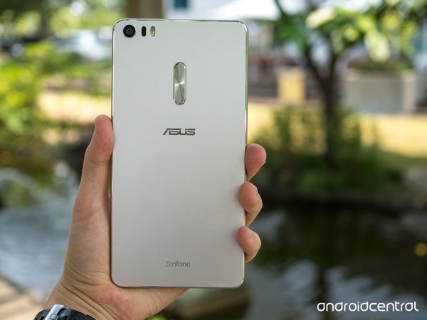 国行华硕Zenfone 3 Ultra现身：6.8英寸巨屏手机