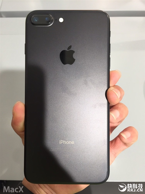 iPhone 7 Plus国行开箱一览：磨砂黑也很帅