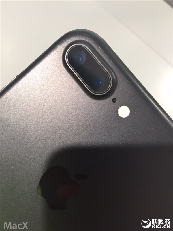 iPhone 7 Plus国行开箱一览：磨砂黑也很帅