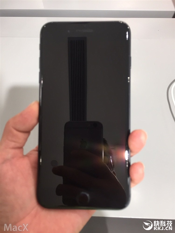 iPhone 7 Plus国行开箱一览：磨砂黑也很帅