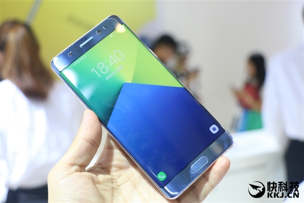 中国消费者淡定 行货三星Note 7依然火：老外玩代购